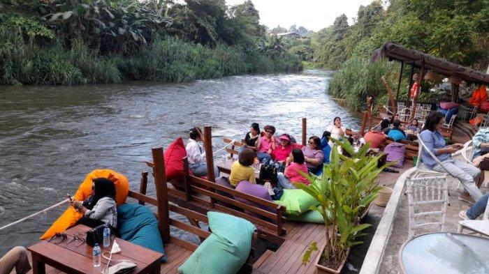 DKuala Cafe and Resto Rumah Alam, Manado, Sulawesi Utara.