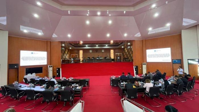 Pasca di skors karena tidak kourum anggota DPRD Bitung sudah hadir untuk ikut paripurna DPRD Bitung bahas Ranperda APBD Kota Bitung Tahun Anggaran 2025