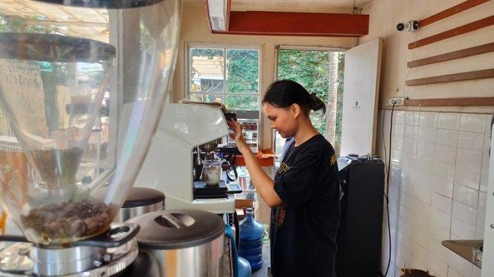 Emma Coffe House Manado, salah satu tempat nongkrong asyik di Manado, Sulawesi Utara.