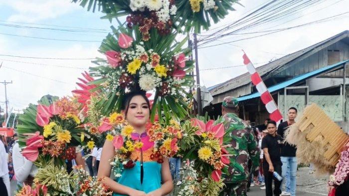 Fashion Carnival menjadi salah satu daya tarik dalam Turnament Of Flower (TOF) Tomohon Internasional Flower Festival (TIFF) 2023.