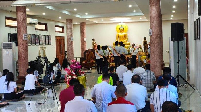 Perayaan Waisak di Vihara Dhammadipa Manado, Dihadiri Ratusan Umat Budha, Senin (12/5/2025)