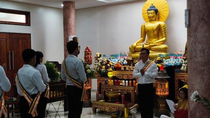 Perayaan Waisak di Vihara Dhammadipa Manado, Dihadiri Ratusan Umat Budha, Senin (12/5/2025)