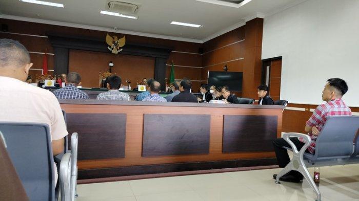 Suasana sidang kasus korupsi Jalan Insil Bolmong di PN Manado, Sulawesi Utara.