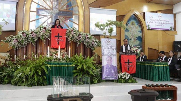 Walikota Tomohon Hadiri Ibadah Syukur Pengutusan dan Penyambutan Pendeta di GMIM Kakaskasen Pniel
