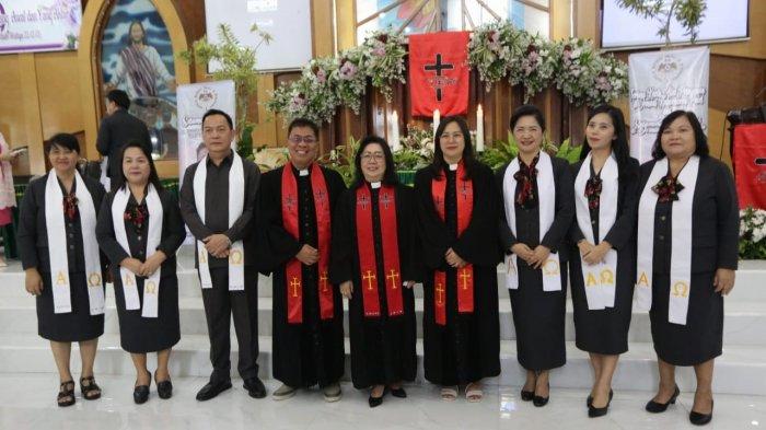 Wali Kota Tomohon Hadiri Ibadah Syukur Pengutusan dan Penyambutan Pendeta di GMIM Kakaskasen Pniel