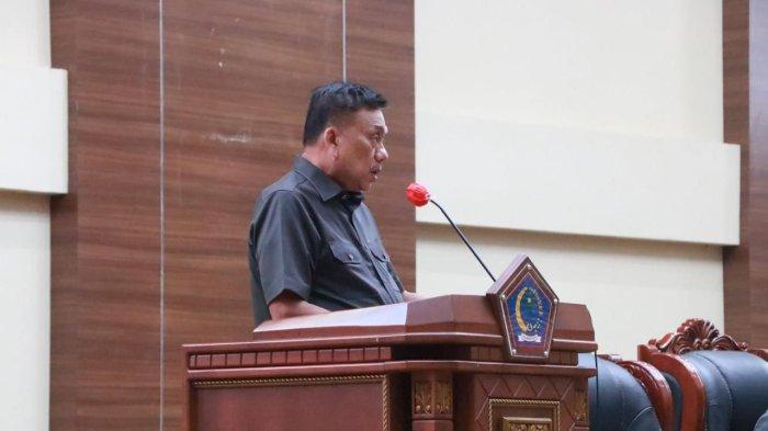 Gubernur Sulawesi Utara, Olly Dondokambey berbicara dalam Rapat Paripurna Pembahasan 3 Ranperda Inisiatif DPRD Sulut, Jumat (14/6/2024).