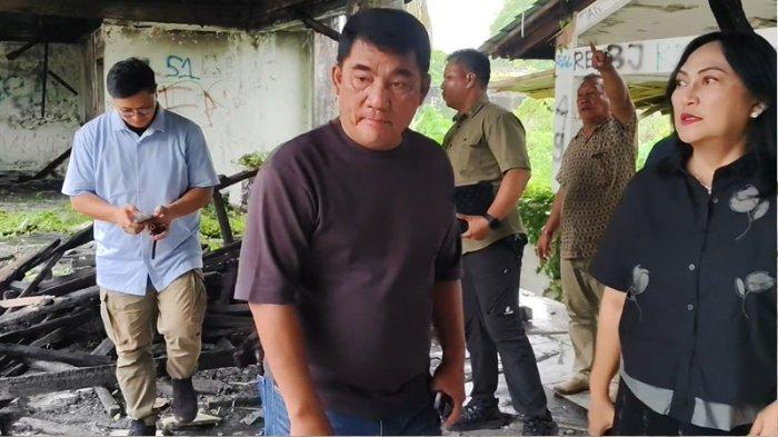 TELUSURI: Gubernur Sulawesi Utara (Sulut) Yulius Selvanus Komaling (YSK) melakukan peninjaun lokasi yang menjadi aset milik Pemerintah Provinsi Sulut, Rabu (2/4/2025).