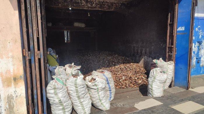Gudang Kopra di Calaca Manado Sulawesi Utara
