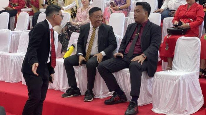 kontestan Pilkada pemilihan Wali kota dan Wakil Wali kota Bitung Sulut saat diabadikan  di dua tempat terpisah pelaksanaan HUT ke 34 Kota Bitung