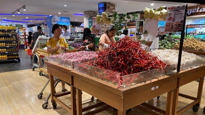 Harga Bahan Pokok di Pasar Swalayan Manado, Jumat (5/4/2024)