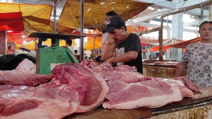 Harga daging babi di Sulawesi Utara relatif mahal dengan rata-rata Rp 130 ribu per kilogram. Kondisi ini sudah berlangsung sejak akhir tahun 2023 hingga kini.