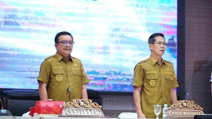 Hengky Honandar (kanan) Wakil Walikota Bitung.