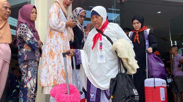 Jemaah Haji Sulawesi Utara mulai dalam persiapan menuju Bandara Sam Ratulangi Manado, Jumat (17/5/2024).
