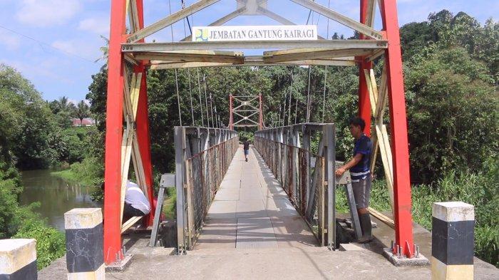 Jembatan Gantung Kairagi di Jalan Raya Manado-Bitung, Kelurahan Kairagi Satu, Kecamatan Mapanget, Manado, Sulawesi Utara, Minggu (26/5/2024).