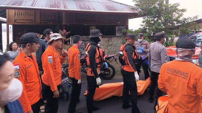 DITEMUKAN - Jenazah Cardo Dotulung saat ditemukan Tim SAR Gabungan di Danau Tondano, Minahasa, Sulut (Kamis 24/7/2025).