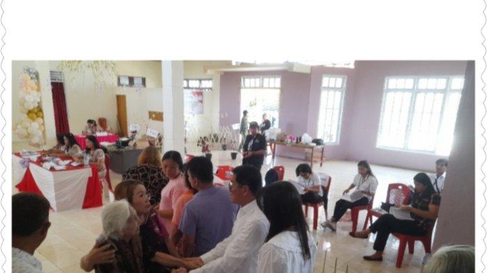 Joune Ganda nyoblos di TPS 3 Desa Kaima, Kecamatan Kauditan, Minut, Sulut, Rabu (27/11/2024).