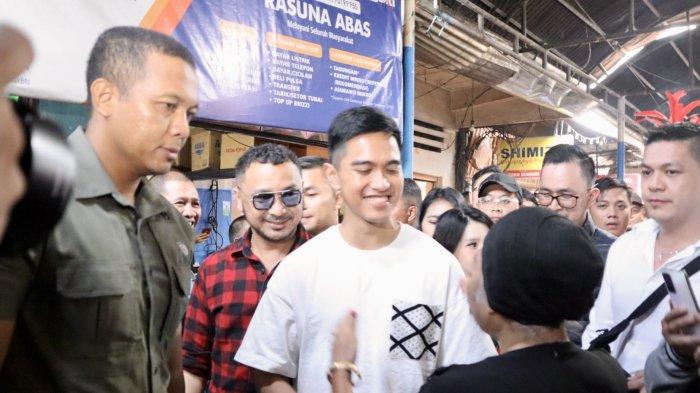 Kaesang Pangarep Mengunjungi Jalan Roda Manado pada Jumat (13/10/2023)