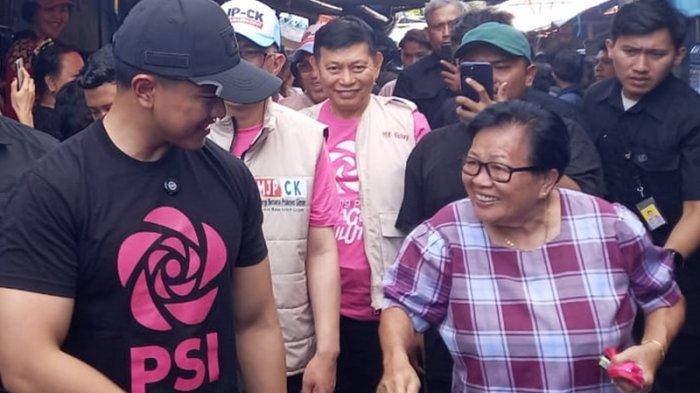 Kaesang Pangarep blusukan ke Pasar Airmadidi, Minahasa Utara (Minut) Provinsi Sulawesi Utara, Selasa (5/11/2024) pagi.