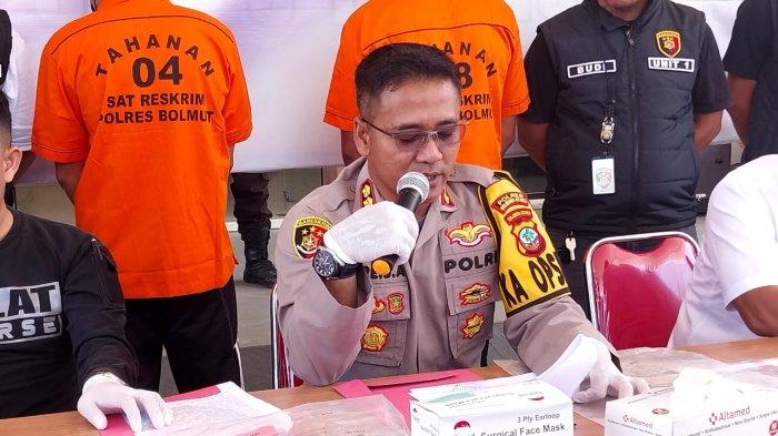 AKBP Areis Aminnulla dalam konfrensi pers di Mapolres Bolmut pada Jumat (08/09/2023).