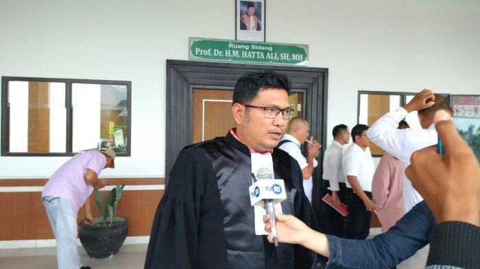 Kasipidsus Kejari Manado Evans E Sinulingga.