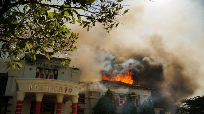 Kebakaran di Kantor Bupati Pohuwato, Kamis (21/9/2023).