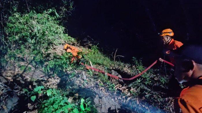 Kebakaran hutan dan lahan (Karhutla) kembali terjadi di Kelurahan Inobonto, Kecamatan Bolaang, Bolmong, Sulawesi Utara, Kamis (21/09/2023).