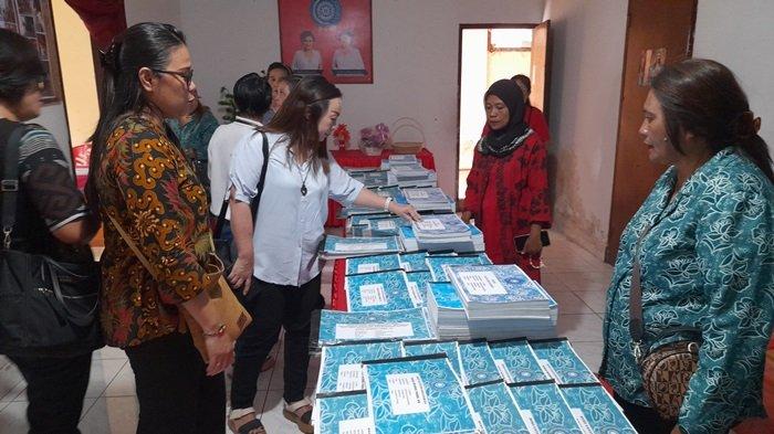 LOMBA KELURAHAN: Kecamatan Tuminting dalam evaluasi perkembangan Kelurahan dan Tertib Admistrasi PKK tingkat Kota Manado Tahun 2025, Jumat (25/4/2025). Penilaian untuk kelurahan Karangria