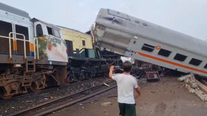 Kecelakaan kereta api (KA) baru saja terjadi di sekitar wilayah Cicalengka, Kabupaten Bandung, pada Jumat (5/1/2024) sekitar pukul 06.00 WIB.