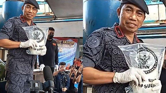 Kepala BNNP Sulsel Brigjen Pol Guruh Ahmad Fadiyanto saat memusnahkan barang bukti sabu hasil pengungkapan selama tahun 2023 di Kantor BNNP Sulsel, Jalan Manunggal, Kota Makassar, Sulsel, Rabu (20/12/2023).