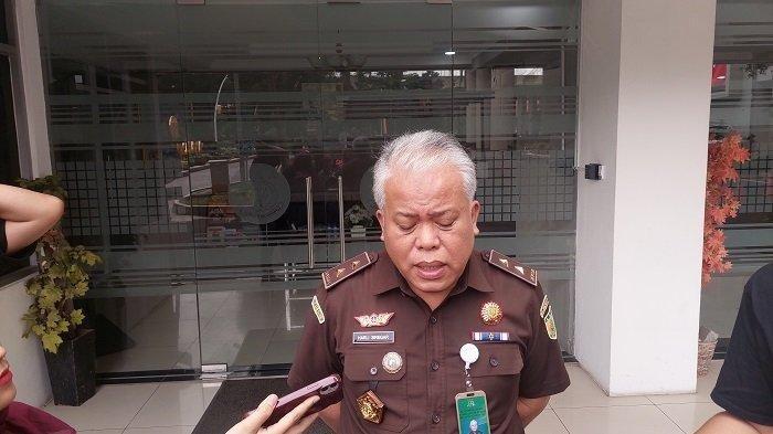 KEJAGUNG RI - Kepala Pusat Penerangan Hukum (Kapuspenkum) Kejagung Harli Siregar. Kejagung RI bantah Nadiem Makarim jadi DPO terkait dugaan kasus korupsi Pengadaan Laptop di Kemendikbud Ristek.