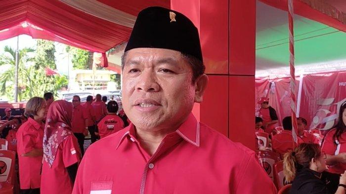 Ketua DPC PDIP Minut Denny Lolong