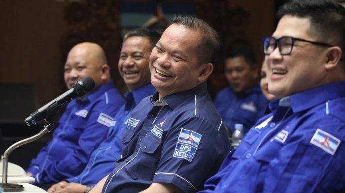 DEMOKRAT SULUT - Ketua DPD Partai Demokrat Sulawesi Utara, Elly Engelbert Lasut (tengah). Berikut nama-nama yang berpeluang gantikan Elly Lasut sebagai Ketua Demokrat Sulut.