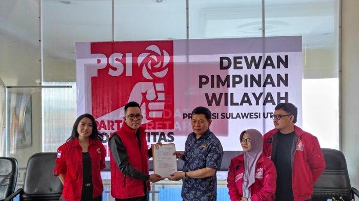 Ketua DPW Partai Nasdem Sulut, J Victor Mailangkay mendaftar sebagai bakal cagub di PSI Sulut, Senin (20/5/2024).