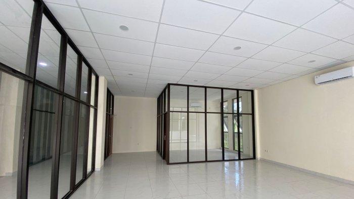 Kondisi terkini di Kantor DPRD Manado yang berlokasi di Jalan Mapanget, Dekat Tongkongan Pintu Masuk Perumahan GPI, Kamis (19/12/2024).