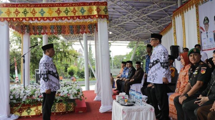 Upacara Hari Guru Nasional dan HUT KORPRI