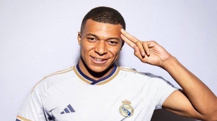 Kylian Mbappe Resmi Gabung Real Madrid.
