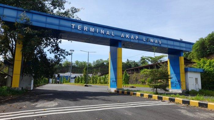 LIWAS - Kondisi terminal Liwas di kota Manado, provinsi Sulawesi Utara (Sulut), Rabu (11/6/2025). Terminal ini terus jadi sorotan. Pasalnya tempat tersebut hingga kini belum digunakan.