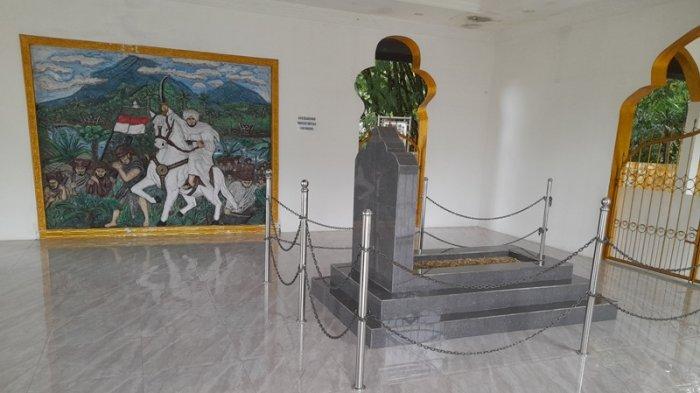 Makam Tuanku Imam Bonjol, Lotta, Minahasa, Sulawesi Utara.