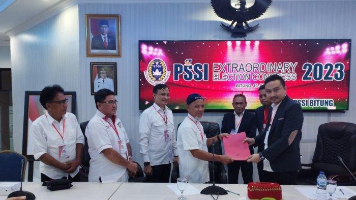 Mantan Executive Committee (Exco) Askot PSSI Kota Bitung, Geraldi Mantiri, terpilih aklamasi sebagai Ketua Umum Askot PSSI Bitung periode 2023-2027 dalam Kongres Luar Biasa Pemilihan Askot PSSI Bitung yang berlangsung di Ruang Sidang Lantai 4 Kantor Wali Kota Bitung, Sulawesi Utara, Senin (10/7/2023).