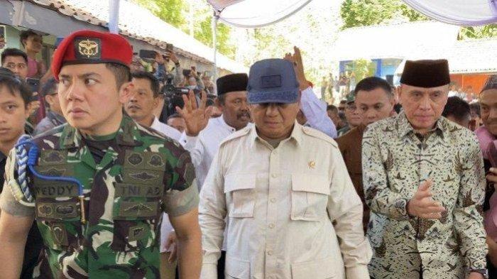 Mayor Teddy Indra Wijaya mendampingi Prabowo. (Tribunnews.com/ Igman Ibrahim).