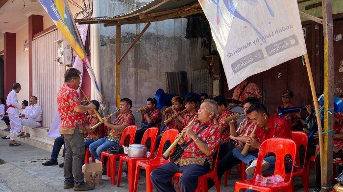 Musik Bambu, salah satu alat musik Tradisional Minahasa ikut meriahkan Cap Go Meh di Manado