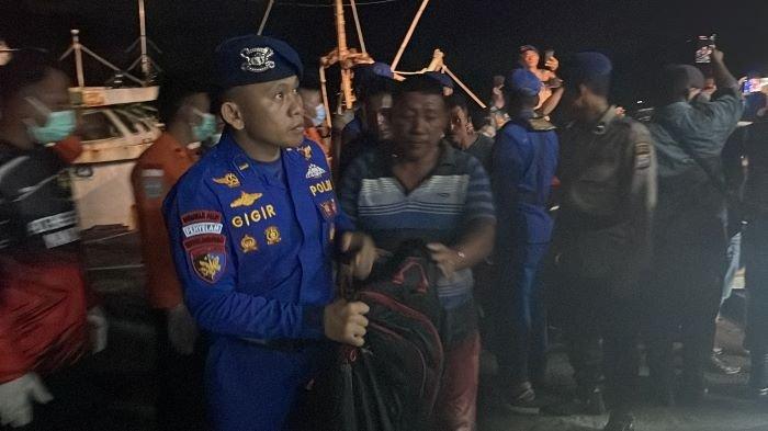Nahkoda Kapal LCT Bora V Jambes Malumbot yang selamat dari peristiwa kapal tenggelam