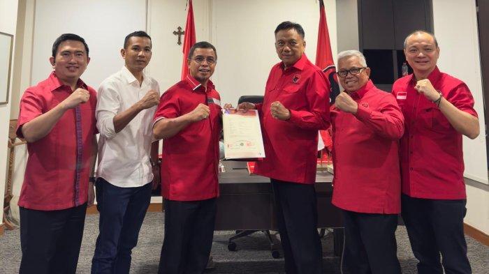 PDIP mengusung pasangan Sirajudin Lasena - Aditya Pontoh di Pilkada Bolaang Mongondow Utara, Sulawesi Utara.