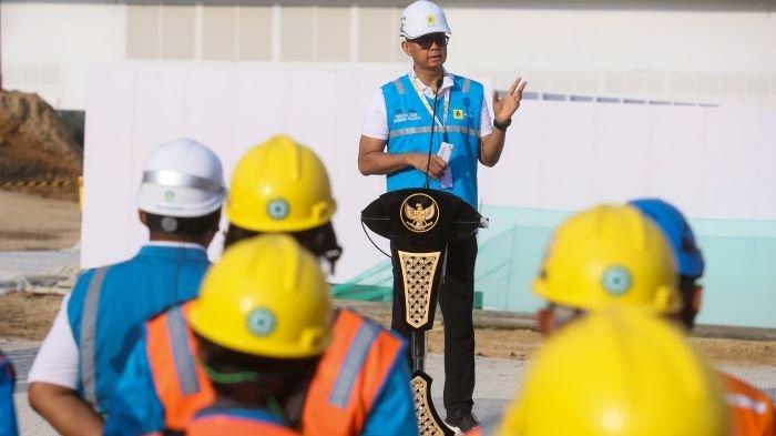 Direktur Utama PLN, Darmawan Prasodjo saat memimpin langsung apel siaga mengatakan PLN siap all out mengamankan kelistikan untuk upacara peringatan HUT Kemerdekaan Ke-79 RI baik dari sisi pasokan daya, transmisi, distribusi, dan personel.