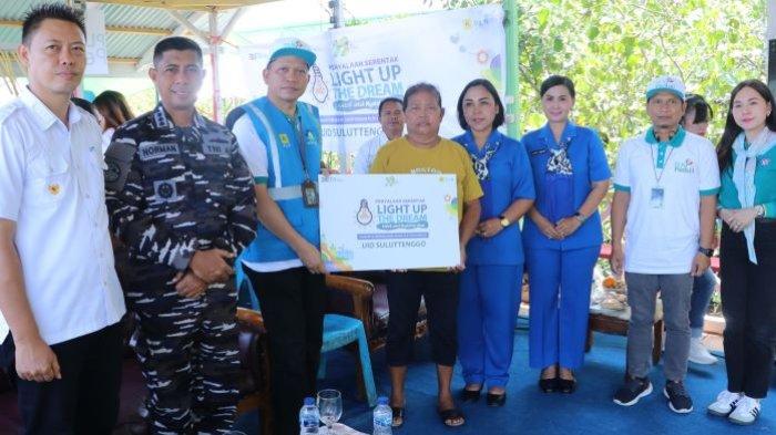 Program Light Up The Dream merupakan inisiasi dan kepedulian dari insan PLN untuk membantu masyarakat kurang mampu agar bisa menikmati listrik secara mandiri