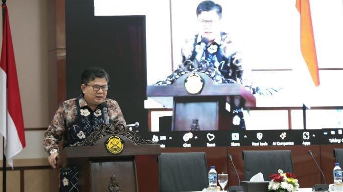 Direktur Jenderal Ketenagalistrikan Kementerian ESDM Jisman P. Hutajulu saat menyampaikan sambutan dalam acara Sosialisasi Tarif Tenaga Listrik yang Disediakan oleh PT PLN (Persero) sesuai Peraturan Menteri ESDM Nomor 7 tahun 2024 di Jakarta, Rabu (31/7).