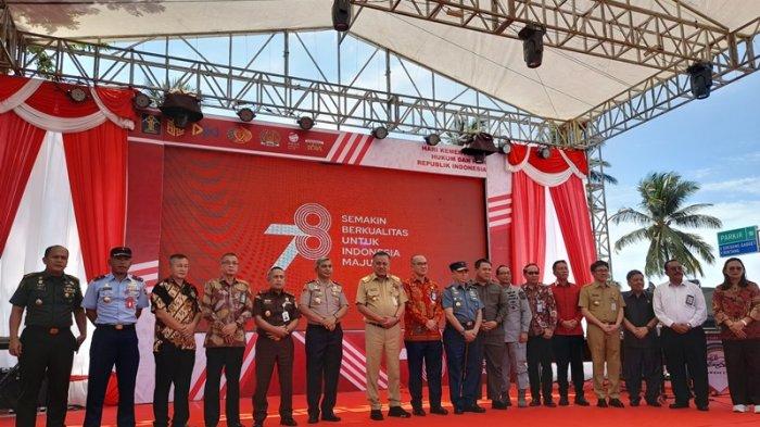 Pembukaan Pameran Pelayanan Publik dan Legal Expo Tahun 2023 di Lapangan Kawasan Megamas, Kota Manado, Sulawesi Utara, Selasa (22/8/2023).