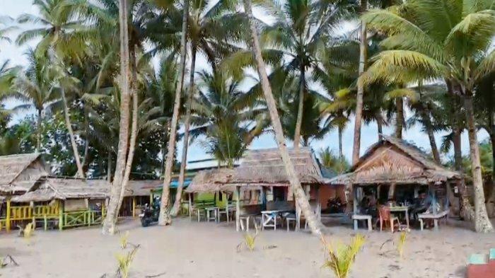 Pantai Lapasi Maluku Utara