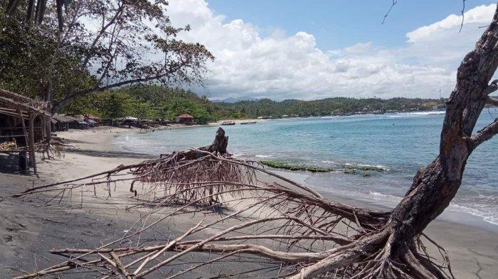 Pantai di Minahasa Tenggara