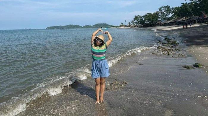 Pantai di Minahasa Tenggara